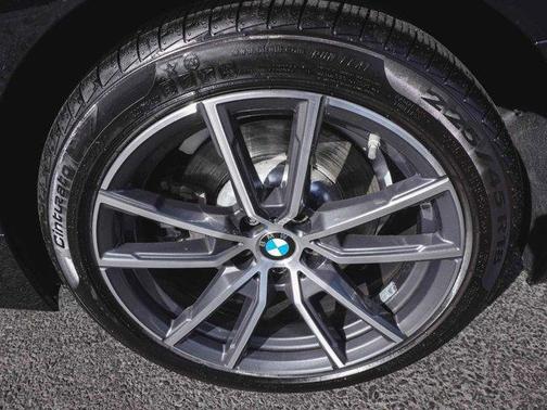 2022 BMW 330 i xDrive