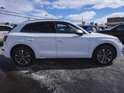 2022 Audi Q5 45 S line Premium Plus