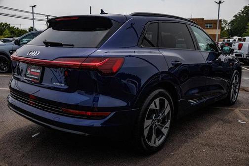 2022 Audi e-tron Premium