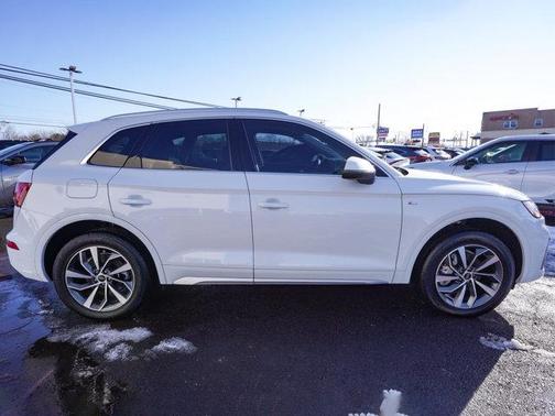 2023 Audi Q5 45 S line quattro Premium