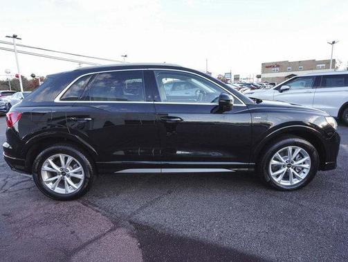 2024 Audi Q3 45 S line Premium