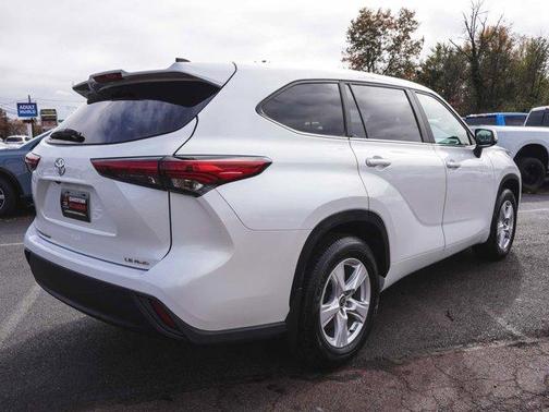 2023 Toyota Highlander LE