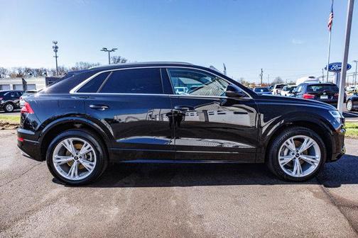 2022 Audi Q8 55 Premium Plus