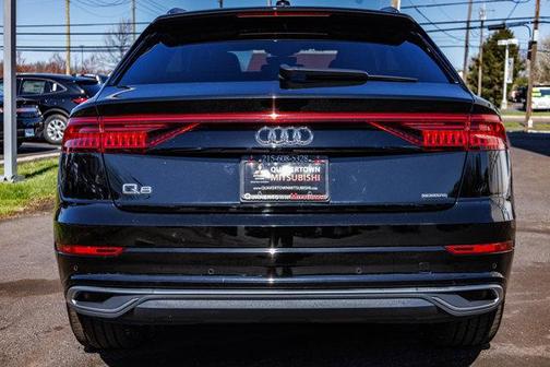 2022 Audi Q8 55 Premium Plus