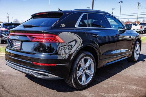 2022 Audi Q8 55 Premium Plus