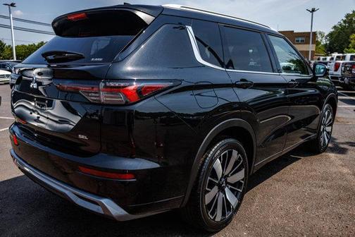2025 Mitsubishi Outlander SEL