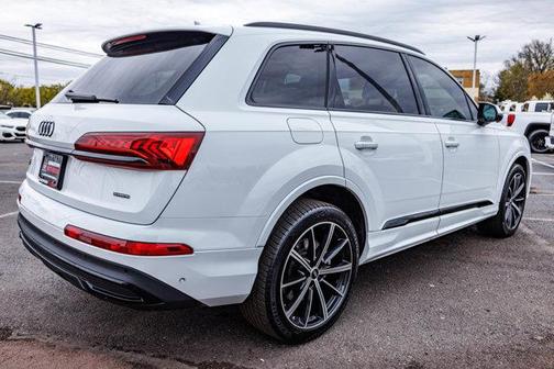 2022 Audi Q7 55 Premium Plus