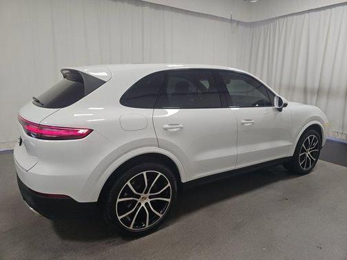 2023 Porsche Cayenne Base