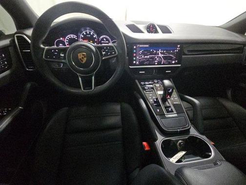 2023 Porsche Cayenne Base