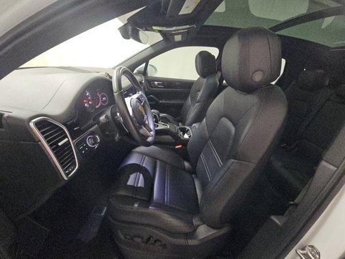 2023 Porsche Cayenne Base