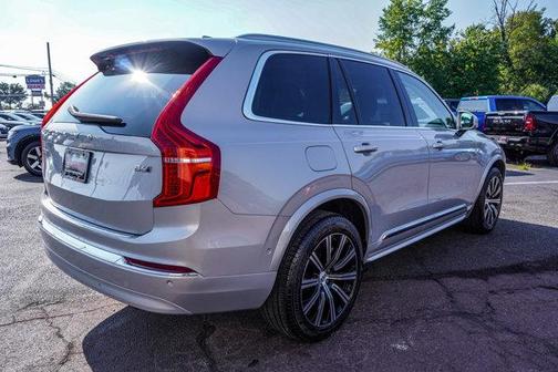 2024 Volvo XC90 B6 Plus Bright Theme 7-Seater
