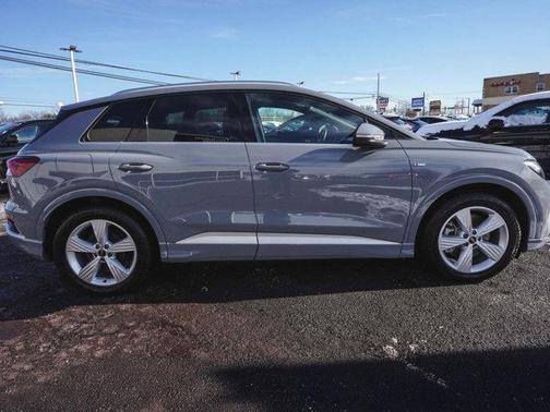 2024 Audi Q4 e-tron 55 quattro Premium