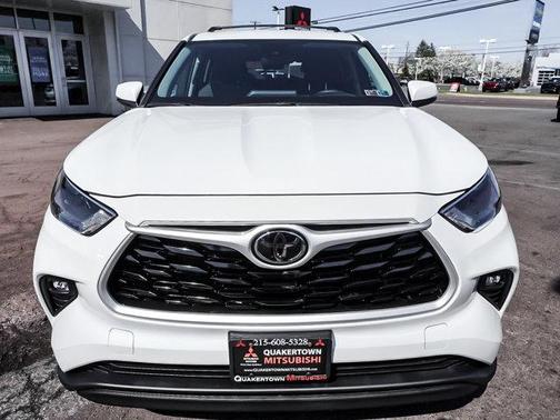 Wind Chill Pearl 2022 Toyota Highlander LE