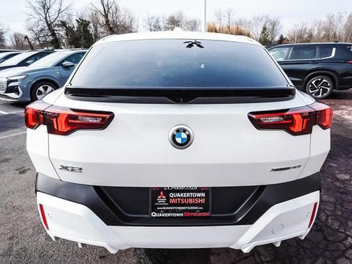 Mineral White Metallic 2025 BMW X2 xDrive28i