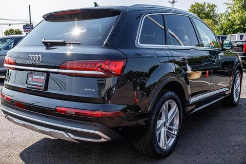 2022 Audi Q7 55 Premium Plus