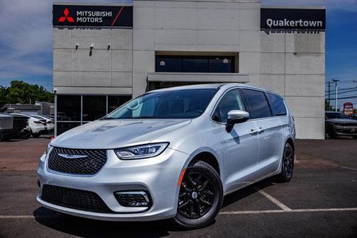 2023 Chrysler Pacifica Touring-L
