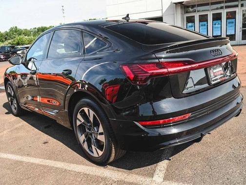 2022 Audi e-tron S line Premium