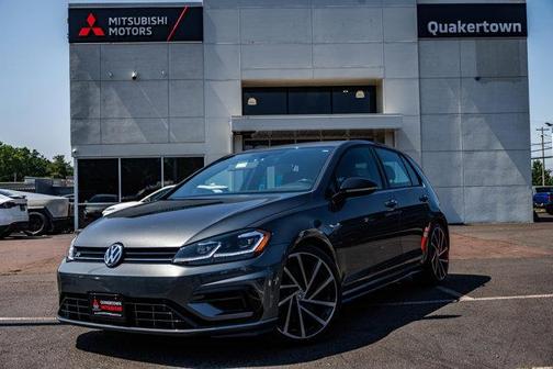 2018 Volkswagen Golf R 2.0T w/DCC & Navigation