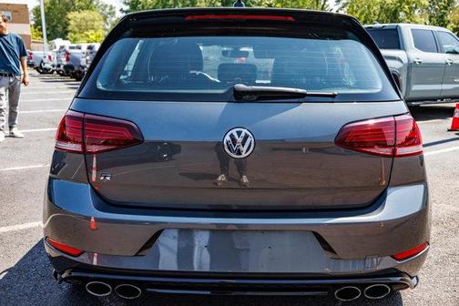 2018 Volkswagen Golf R 2.0T w/DCC & Navigation