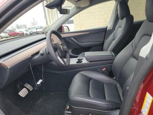 2024 Tesla Model Y Performance