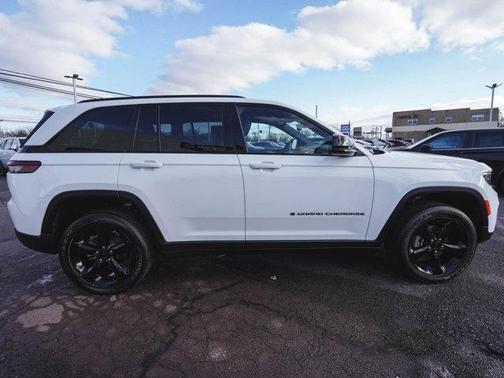 2024 Jeep Grand Cherokee Laredo