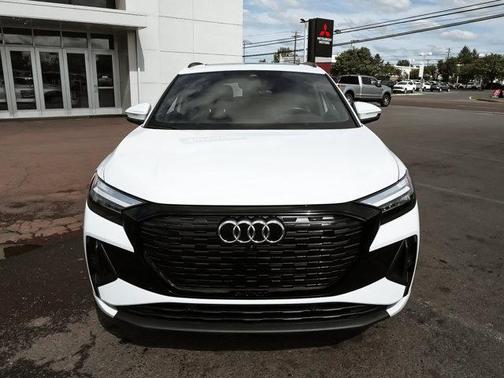 Glacier White Metallic 2025 Audi Q4 e-tron 55 quattro Premium