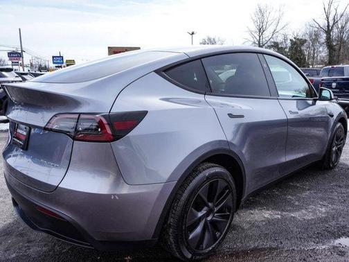 2025 Tesla Model Y Long Range