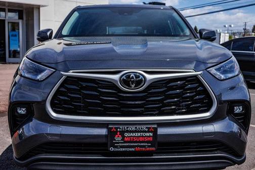 2022 Toyota Highlander LE