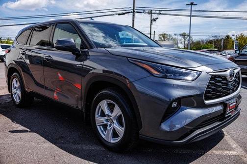 2022 Toyota Highlander LE