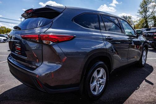 2022 Toyota Highlander LE