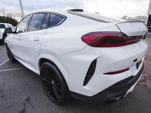 2023 BMW X6 xDrive40i