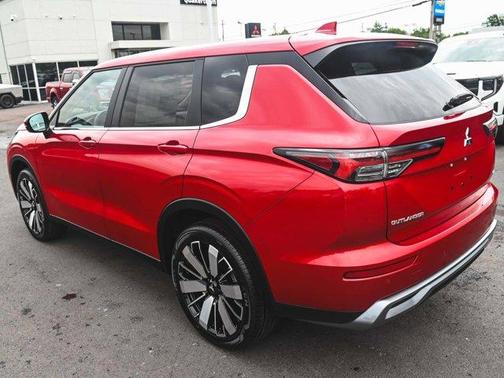 2025 Mitsubishi Outlander SE