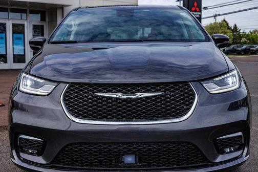 2023 Chrysler Pacifica Touring-L