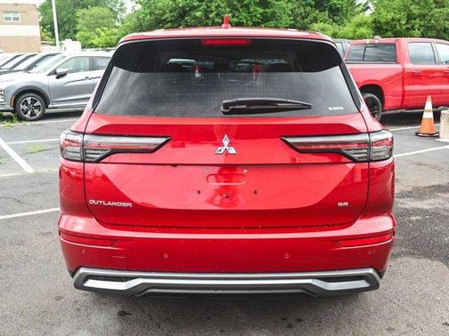 2025 Mitsubishi Outlander SE