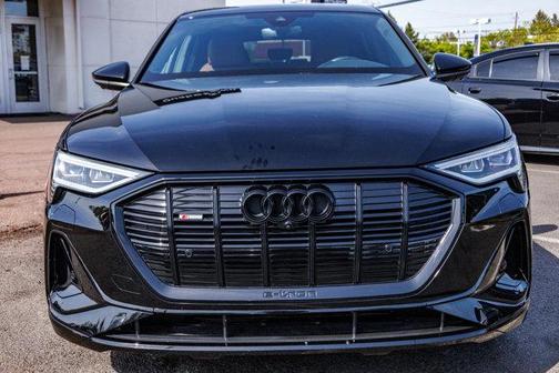 2022 Audi e-tron S line Premium