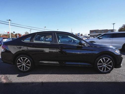 2025 Volkswagen Jetta 1.5T SE