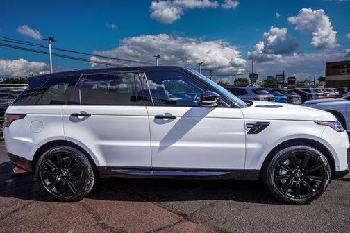 2022 Land Rover Range Rover Sport HSE Silver Edition