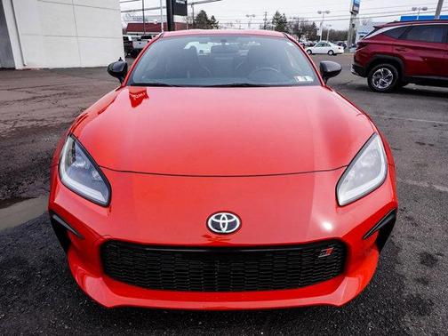 2024 Toyota GR86 Premium