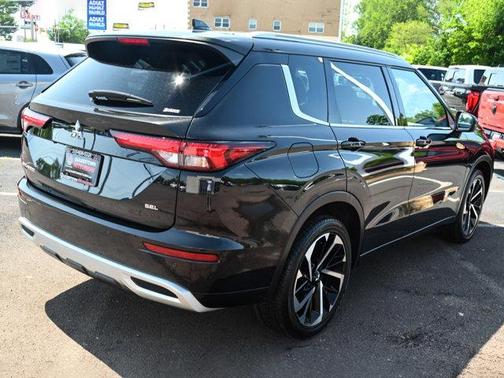 2023 Mitsubishi Outlander SEL