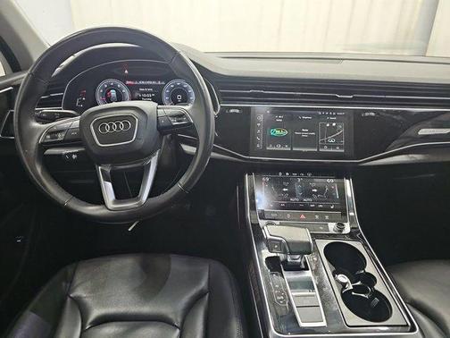 2022 Audi Q7 45 Premium