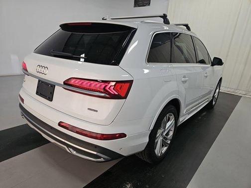 2022 Audi Q7 45 Premium