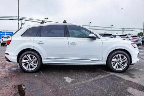 2022 Audi Q7 45 Premium