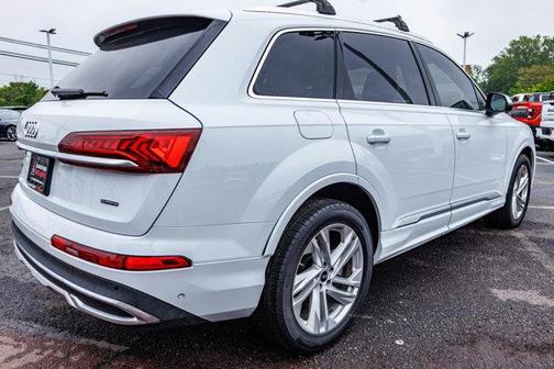 2022 Audi Q7 45 Premium