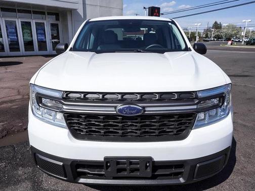 Oxford White 2022 Ford Maverick XLT
