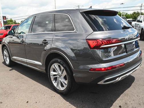 2022 Audi Q7 45 Premium Plus