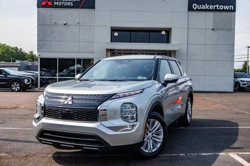 2025 Mitsubishi Outlander ES
