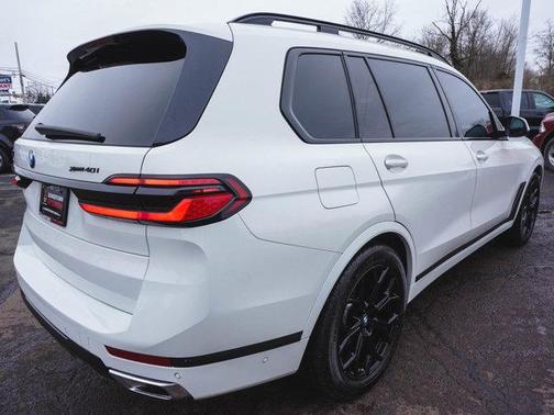 2023 BMW X7 xDrive40i