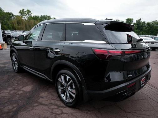 Diamond Black 2025 INFINITI QX60 Luxe