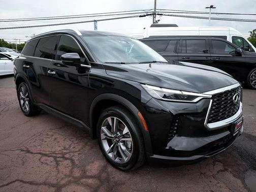 Diamond Black 2025 INFINITI QX60 Luxe