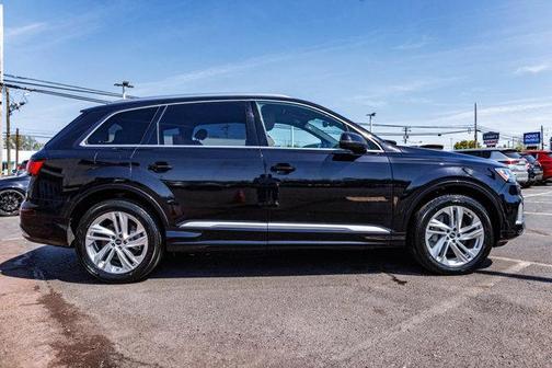 2021 Audi Q7 45 Premium Plus
